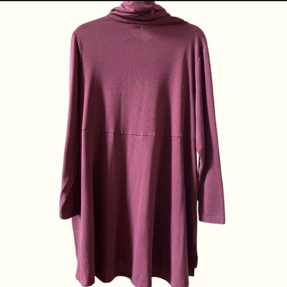 Lisa Rinna Collection Cowl Neck Tunic Top With Long Sleeves. Burgundy. Size 1XP - Picture 8 of 13